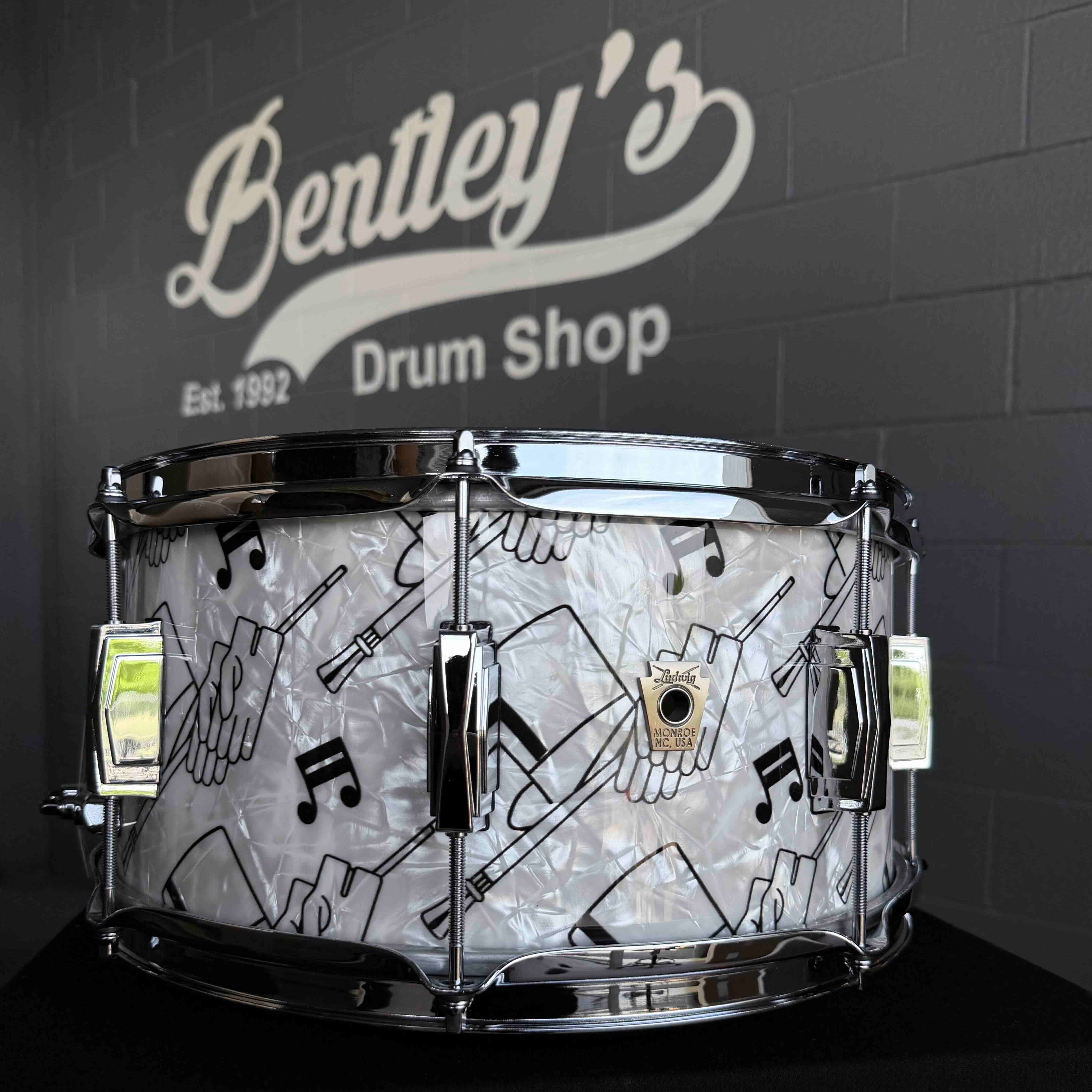 ~BENTLEY'S EXCLUSIVE!~ Ludwig Classic Maple 6.5x14 Snare Drum in Top Hat & Cane White Marine Pearl w/ Imperial Lugs